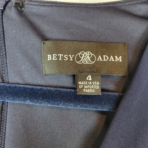 NWT Betsy & Adam Elle Long Sleeve Side Ruffled Slit Gown Navy Sz 4 - Picture 12 of 13